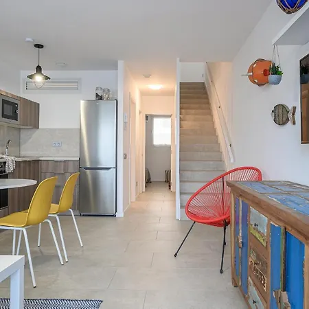 La Marinera House - Near The Beach, Air-Con, Fast Wifi And Sat Tv By Lanzarote Vacation Homes 펜션